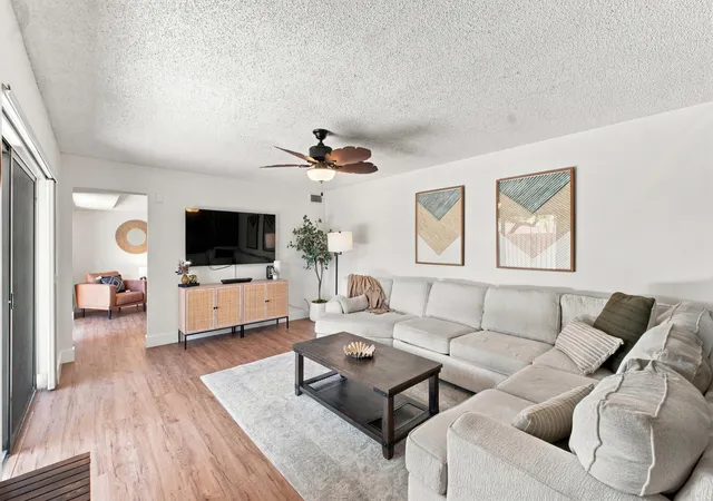 Photo 3 of Sale Pending at 8554 Boca Rio Dr, Boca Raton, FL 33433 | MLS# B26058528 | Listing updated on 2026-10-07