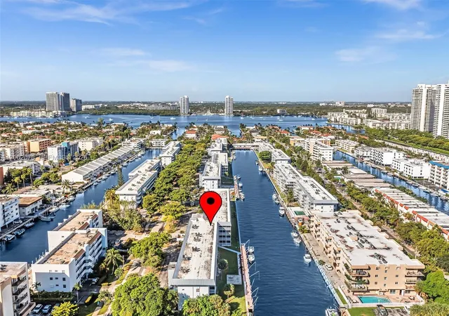 2nd image of 3849 Ne 169Th St, North Miami Beach, FL 33160