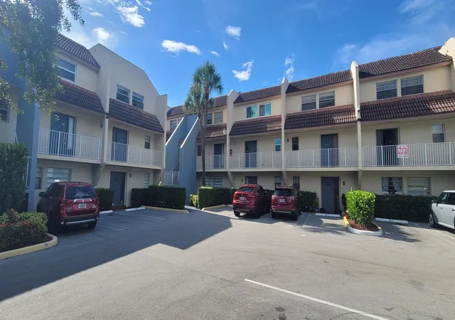 Listing Photo 1 - Condo for sale in building located at 3760 Nw 115Th Wy, Coral Springs, FL 33065 - Unit #8-2