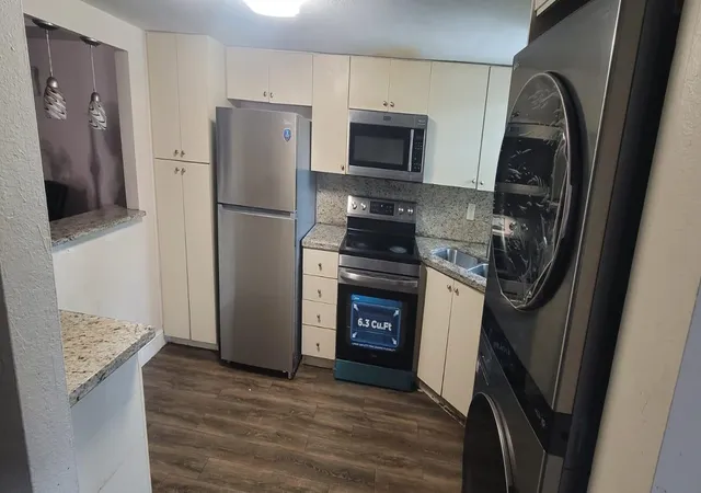 Listing Photo 4 - Condo for sale in building located at 3760 Nw 115Th Wy, Coral Springs, FL 33065 - Unit #8-2