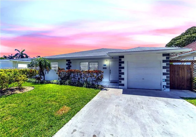 1st image of 806 Ne 4th St, Hallandale Beach, FL 33009 | MLS# A12062949
