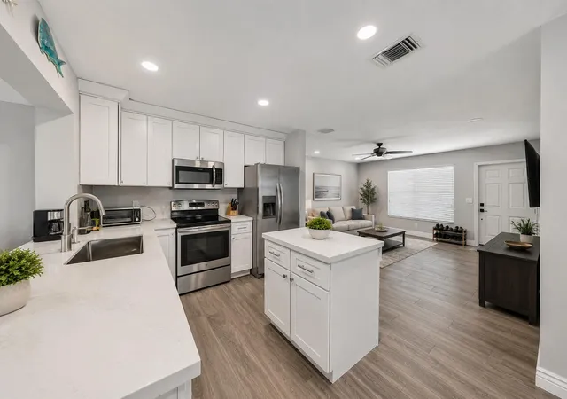 Photo 3 of Sale Pending at 121 Ne 55th Street, Fort Lauderdale, FL 33334 | MLS# B26058555 | Listing updated on 2026-09-28