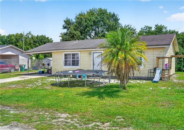 2nd image of 1132 Kentucky Ave, Clewiston, FL 33440 | MLS# A12062994