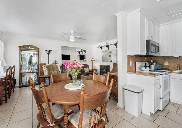 4th image of 3120 Lake Osborne Dr #Bldg 7 Apt106, Lake Worth Beach, FL 33461 | MLS# B26058607