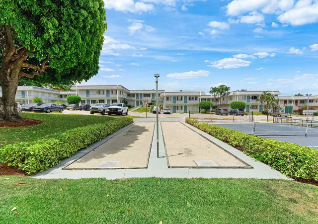37th image of 3160 Lake Osborne Dr #Bldg 6 Unit 206, Lake Worth Beach, FL 33461 | MLS# B26058628
