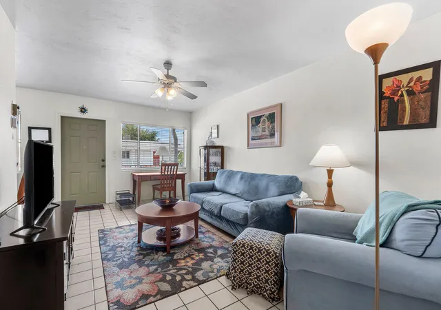 3rd image of 3160 Lake Osborne Dr #Bldg 6 Unit 206, Lake Worth Beach, FL 33461 | MLS# B26058628