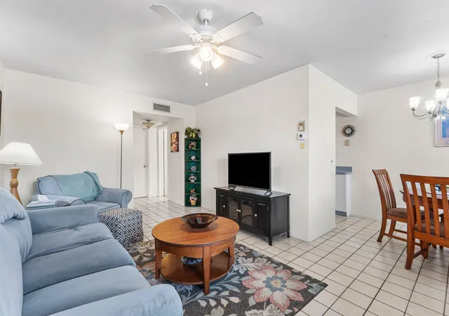 5th image of 3160 Lake Osborne Dr #Bldg 6 Unit 206, Lake Worth Beach, FL 33461 | MLS# B26058628