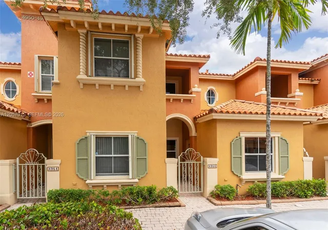2nd image of 4956 Leeward Ln #3804, Fort Lauderdale, FL 33312 | MLS# A12057915
