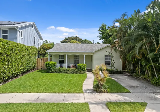 Photo 1 of Single family home for sale at 521 33rd Street, West Palm Beach, FL 33407 | MLS# B26058632 | Listing updated on 2026-10-08
