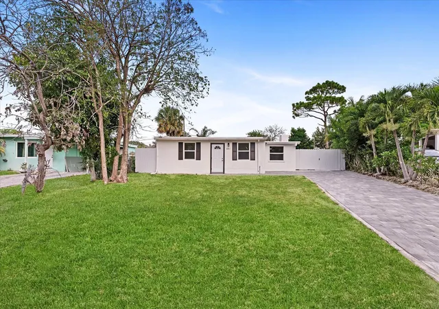Photo 1 of Single family home for sale at 431 Ficus Tree Dr, Lantana, FL 33462 | MLS# B26058631 | Listing updated on 2026-09-23