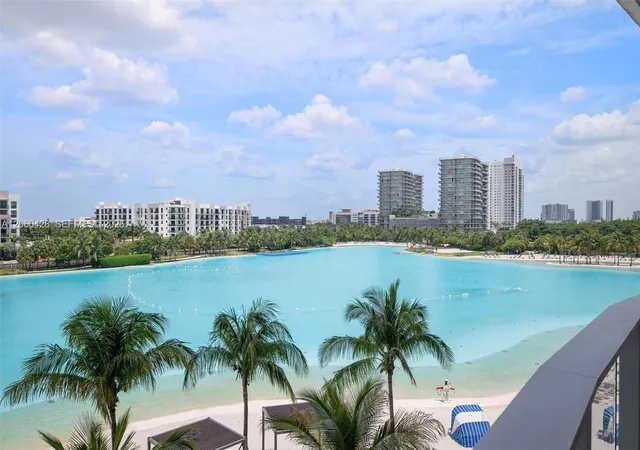 2nd image of 2411 Laguna Cir #306, Miami, FL 33181 | MLS# A12060428