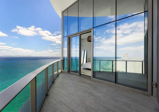 5th image of 15701 Collins Ave #4701, North Miami Beach, FL 33160 | MLS# A12060636