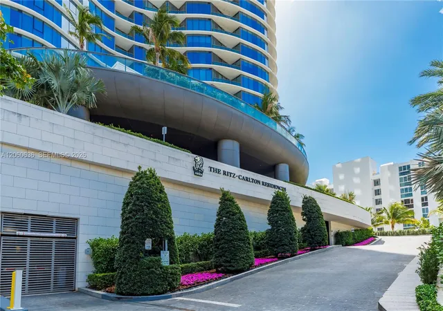 60th image of 15701 Collins Ave #4701, North Miami Beach, FL 33160 | MLS# A12060636