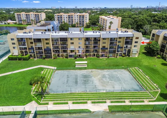 35th image of 2820 Tennis Club Dr #401, West Palm Beach, FL 33417 | MLS# B26058648