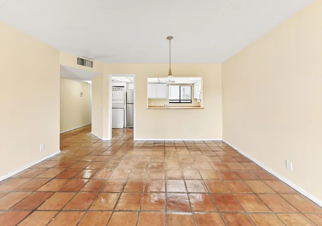 4th image of 2820 Tennis Clb Dr, West Palm Beach, FL 33417