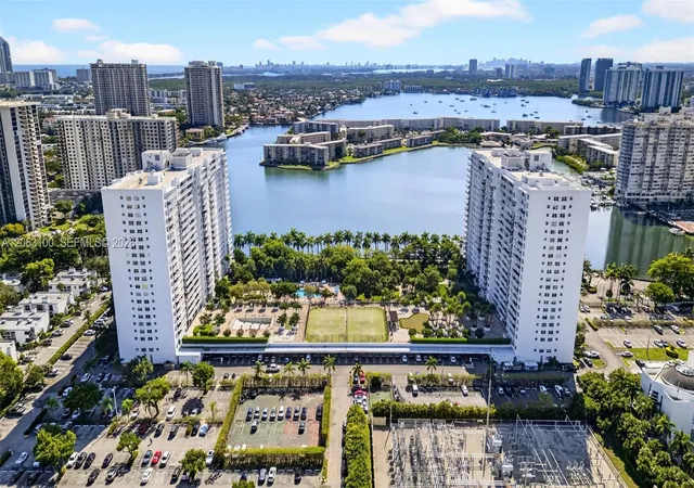2nd image of 2851 NE 183rd St, Aventura, FL 33160