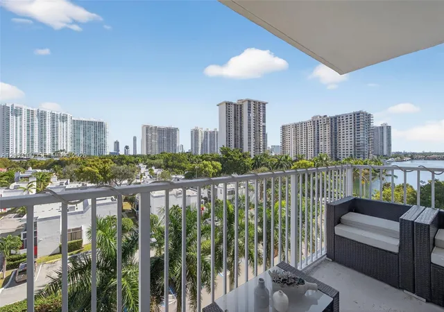 26th image of 2851 Ne 183rd St #605E, Aventura, FL 33160 | MLS# A12063100