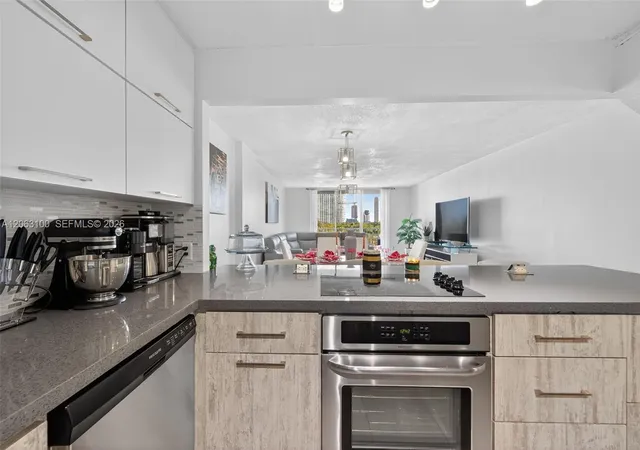 4th image of 2851 Ne 183Rd St #605E, Aventura, FL 33160 | MLS# A12063100