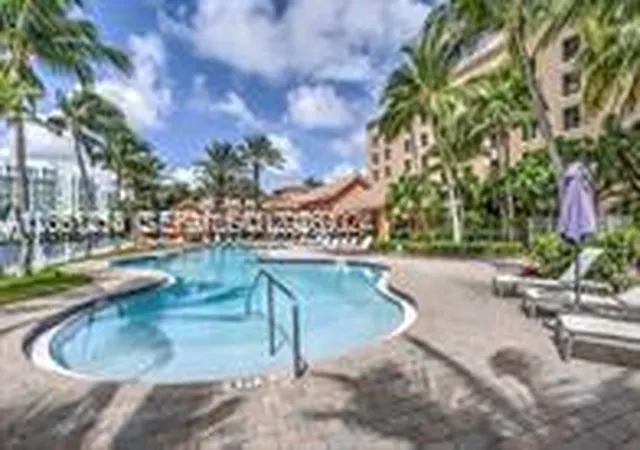 2nd image of 3340 NE 190th St, Miami, FL 33180