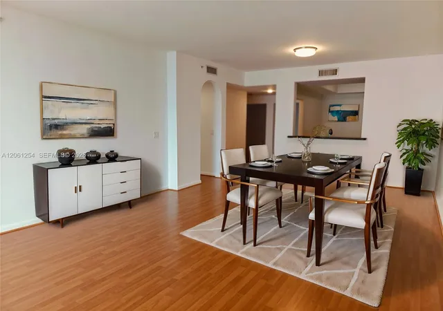 3rd image of 3340 Ne 190Th St #1304, Miami, FL 33180 | MLS# A12061254