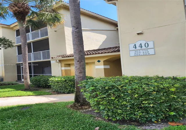 1st image of 440 S Park Rd #206, Hollywood, FL 33021 | MLS# A12063165