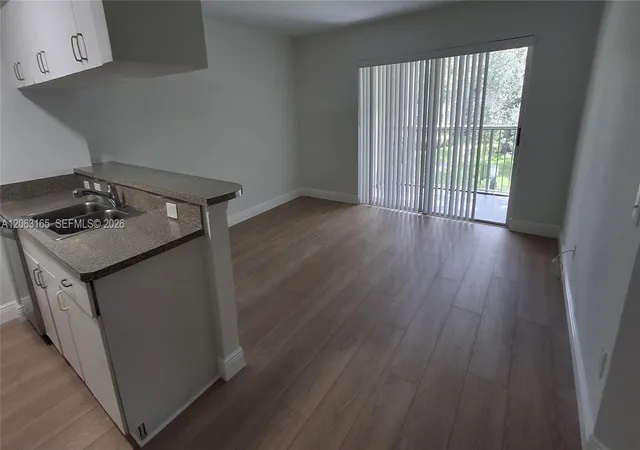 2nd image of 440 S Park Rd #206, Hollywood, FL 33021 | MLS# A12063165