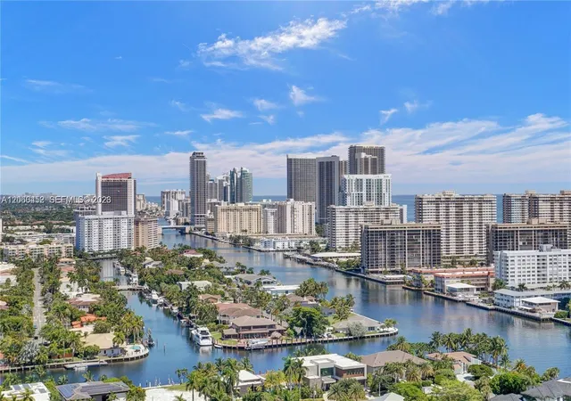 2nd image of 21205 Yacht Clb Dr, Aventura, FL 33180