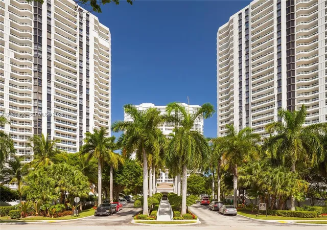 40th image of 21205 Yacht Club Dr #1502, Aventura, FL 33180 | MLS# A12060452