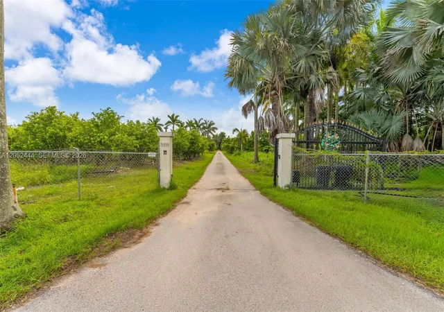 3rd image of 26500 Sw 217Th Ave, Homestead, FL 33031 | MLS# A12062444