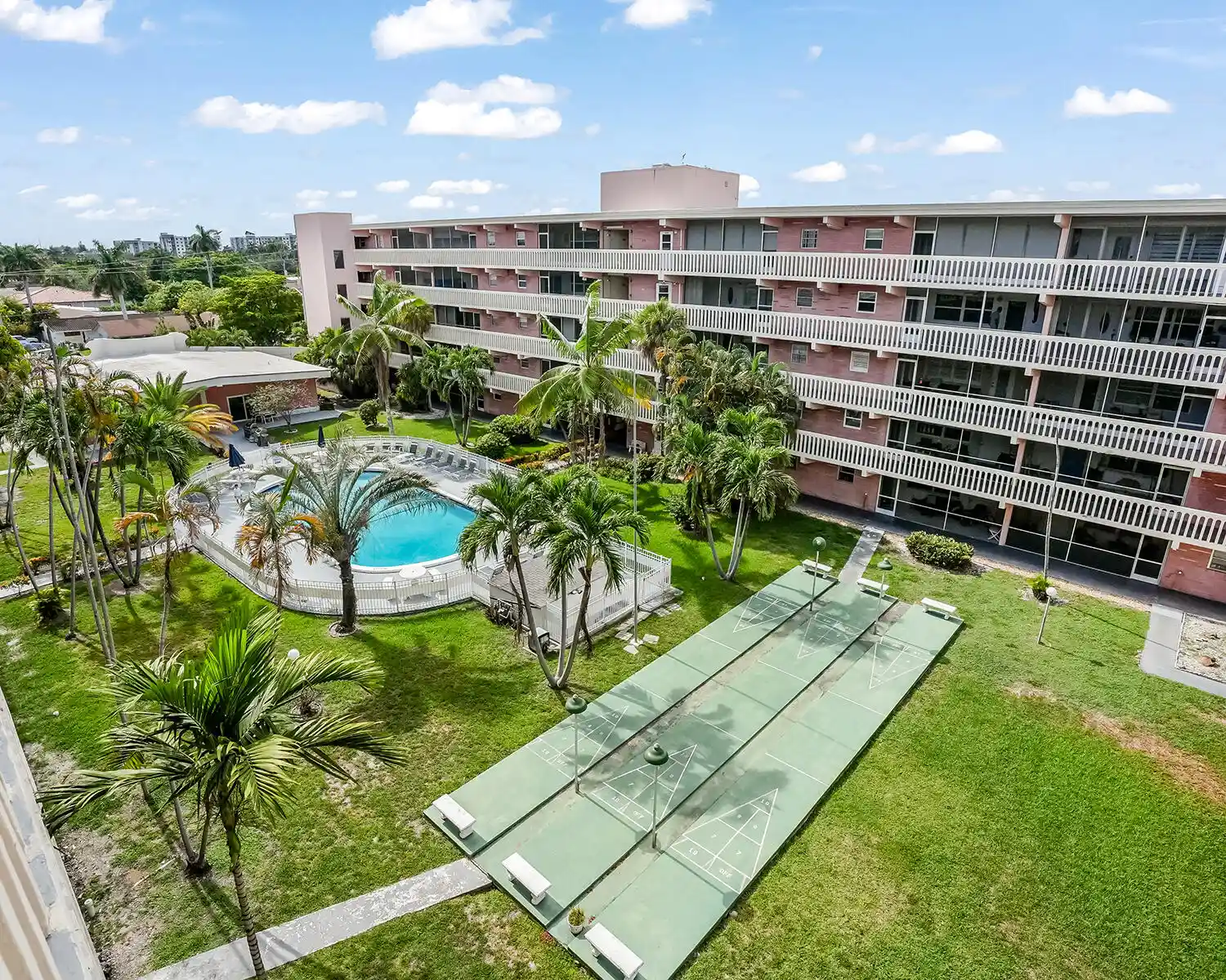 180 Ne 12Th Ave, 180 Ne 12Th Ave, Hallandale Beach, FL 33009