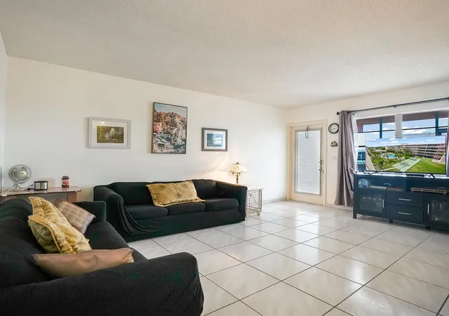 Photo 3 of Condo for sale at 180 Ne 12th Avenue #15E, Hallandale Beach, FL 33009 | MLS# B26058740 | Listing updated on 2026-09-23