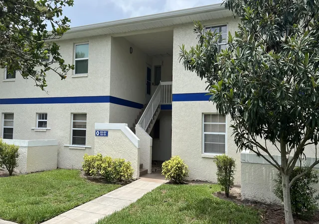 3rd image of 1532 Se Royal Green Cir O-201, Port St Lucie, FL 34952 | MLS# B26058741