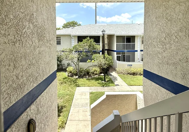 4th image of 1532 Se Royal Green Cir O-201, Port St Lucie, FL 34952 | MLS# B26058741
