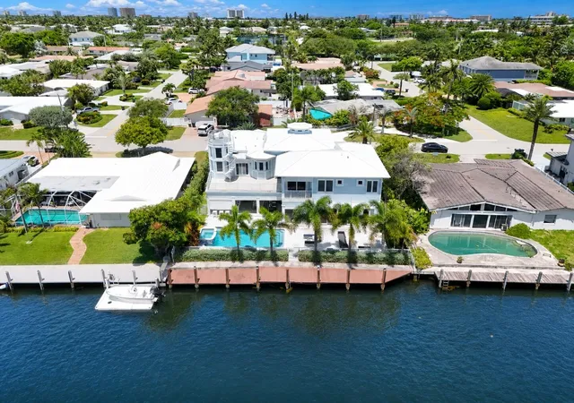 Photo 3 of Sale Pending at 3332 Ne 29th Avenue, Lighthouse Point, FL 33064 | MLS# B26058751 | Listing updated on 2026-10-05