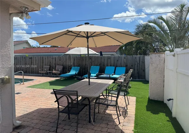 3rd image of 1660 Ne 25Th Ave, Pompano Beach, FL 33062 | MLS# A12063176