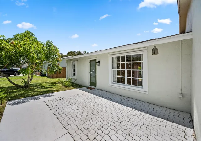 Photo 2 of Single family home for sale at 143 Bobwhite Rd, Royal Palm Beach, FL 33411 | MLS# B26058777 | Listing updated on 2026-09-24