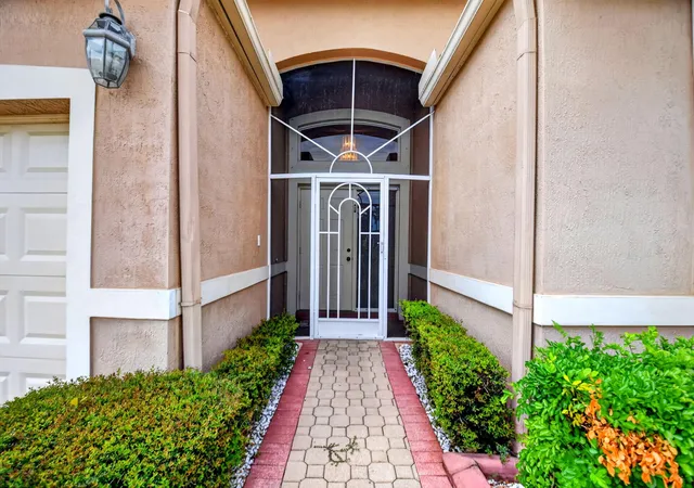 Photo 3 of Single family home for sale at 6330 Westchester Clb Dr N, Boynton Beach, FL 33437 | MLS# B26058790 | Listing updated on 2026-10-02
