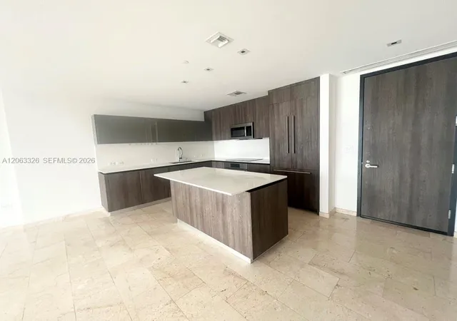 3rd image of 68 Se 6Th St #3810, Miami, FL 33131 | MLS# A12063326