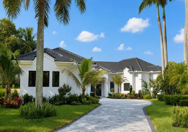 Photo 3 of Mansion for sale at 2525 Seminole Cir, West Palm Beach, FL 33409 | MLS# B26058808 | Listing updated on 2026-10-07