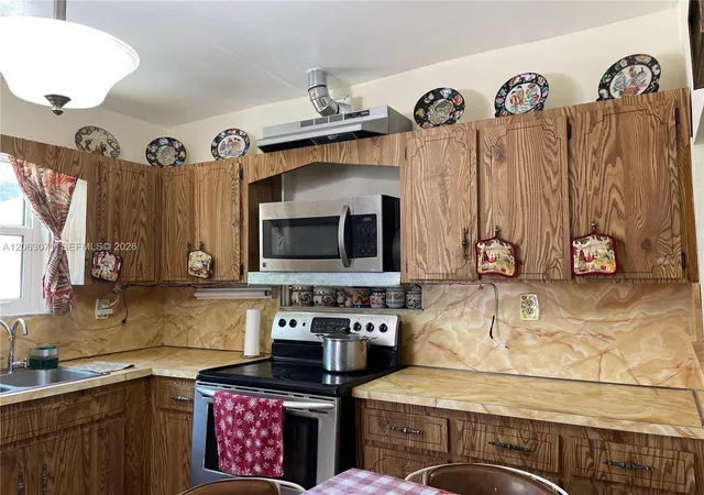 5th image of 1085 Nw 26Th St, Miami, FL 33127 | MLS# A12063071