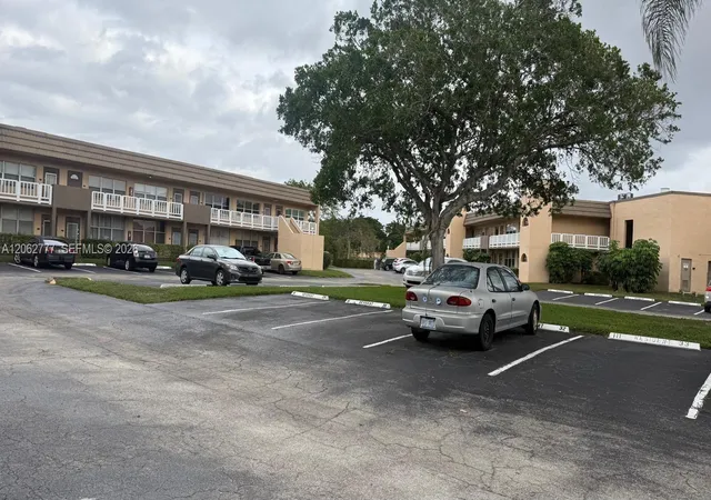 2nd image of 9081 Sunrise Lakes Blvd, Sunrise, FL 33322