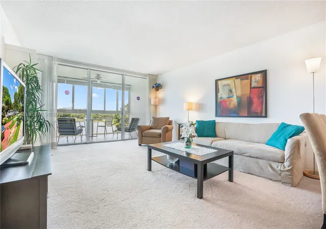 4th image of 3091 N Crse Dr, Pompano Beach, FL 33069