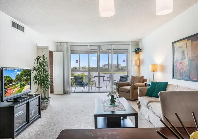 5th image of 3091 N Crse Dr, Pompano Beach, FL 33069