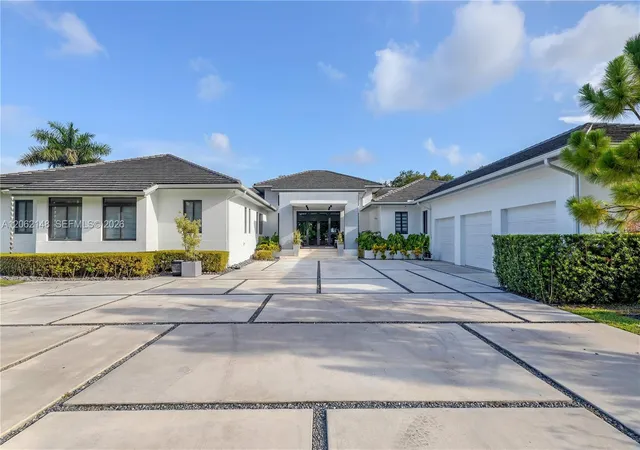 2nd image of 7830 Sw 117th St, Pinecrest, FL 33156 | MLS# A12062148