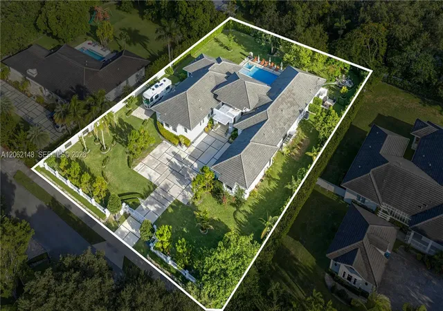 33rd image of 7830 Sw 117th St, Pinecrest, FL 33156 | MLS# A12062148