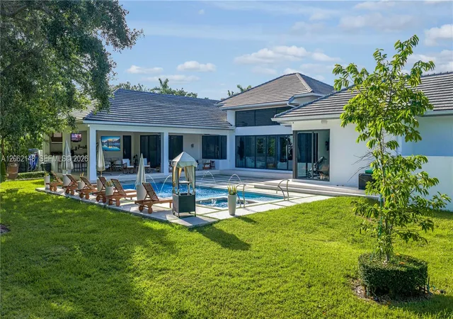 4th image of 7830 Sw 117Th St, Pinecrest, FL 33156 | MLS# A12062148