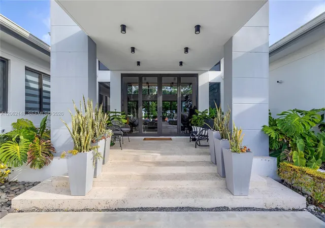 5th image of 7830 Sw 117Th St, Pinecrest, FL 33156 | MLS# A12062148