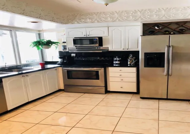 3rd image of 2160 Nw 82Nd Ter, Sunrise, FL 33322 | MLS# A12063428