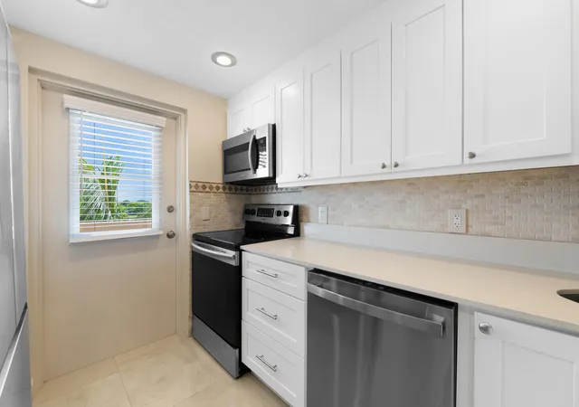 Photo 3 of Condo for sale at 400 N Federal Hwy #408, Deerfield Beach, FL 33441 | MLS# B26058865 | Listing updated on 2026-09-23