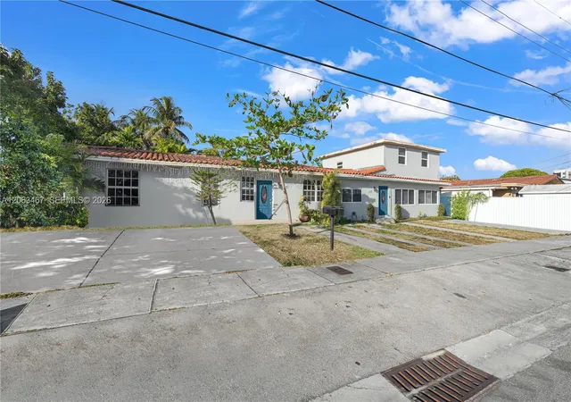 3rd image of 11021 Sw 4Th St, Sweetwater, FL 33174 | MLS# A12063467